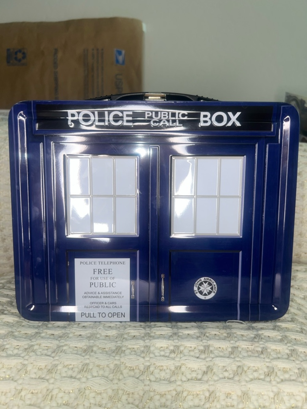 Doctor Who Limited Edition TARDIS Tin Tote Lunch Box Collectors DEADSTOCK RARE - Picture 3 of 10